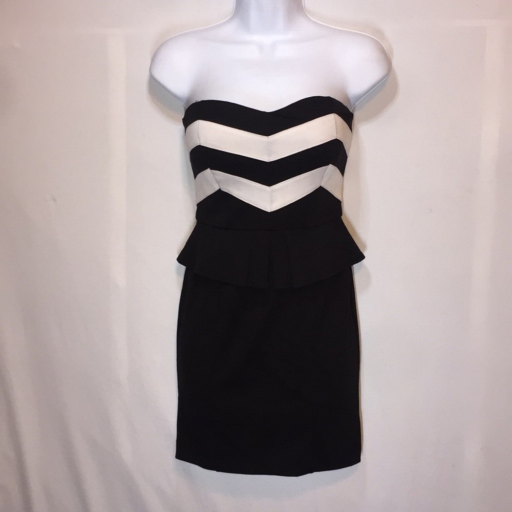 FOREVER 21 Strapless Bodycon Ruffle Top Mini Dress